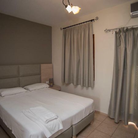 T'Aloni Hotel Chortata ภายนอก รูปภาพ