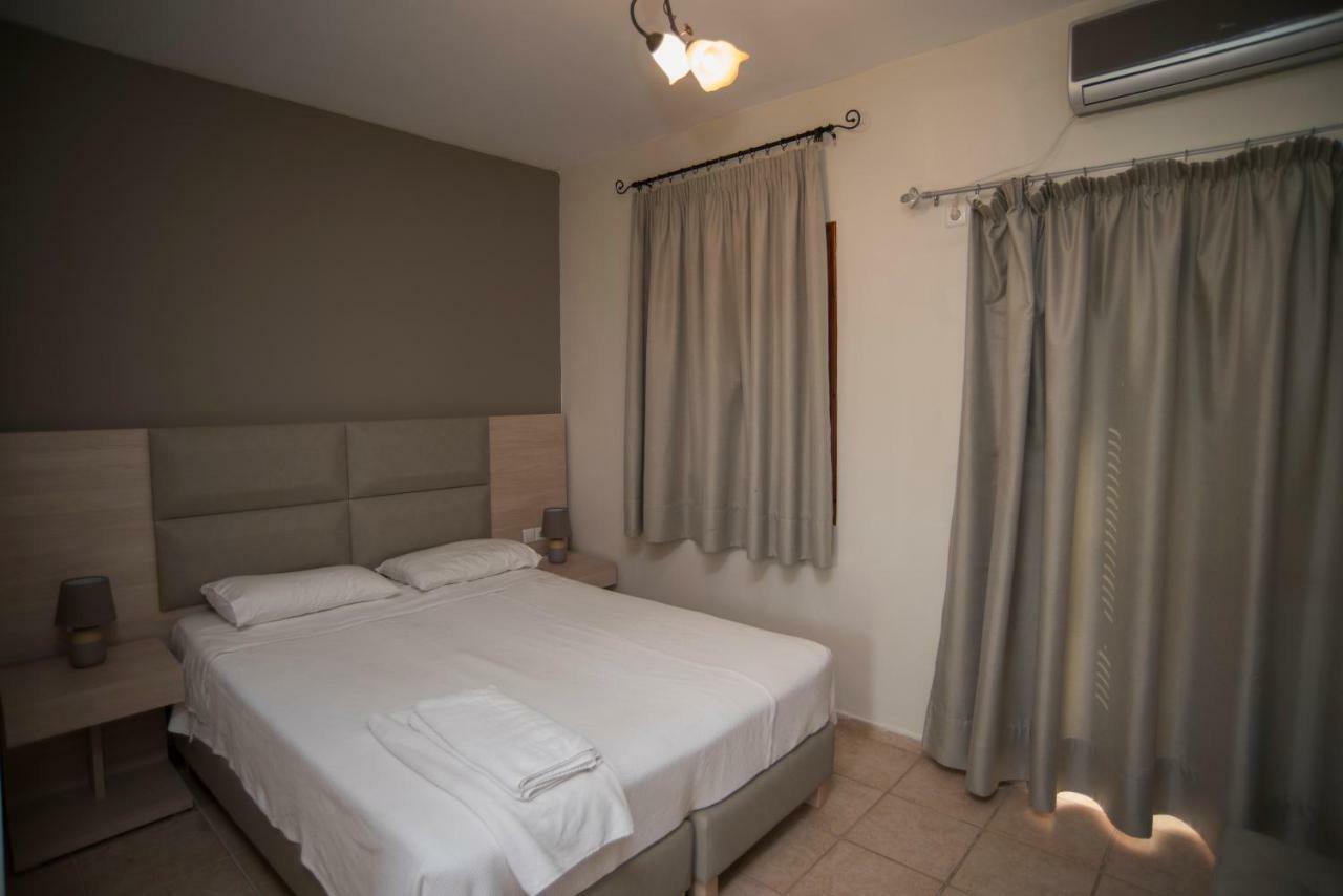 T'Aloni Hotel Chortata ภายนอก รูปภาพ
