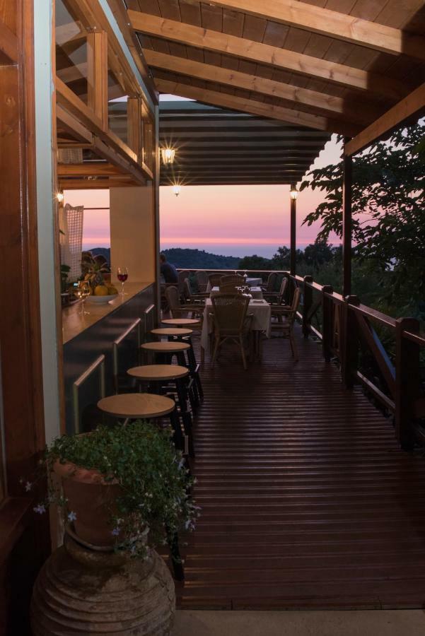 T'Aloni Hotel Chortata ภายนอก รูปภาพ
